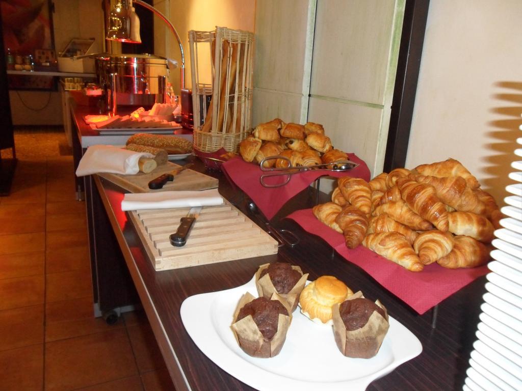 Novotel Amiens Pôle Jules Verne Boves Eksteriør billede